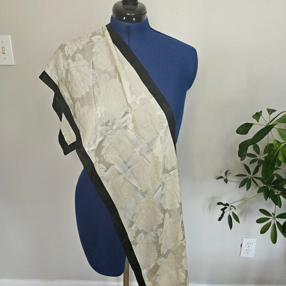 Vintage Ivory Floral Jacquard Scarf with Black Silk Border (52x11.5) - Picture 4 of 5